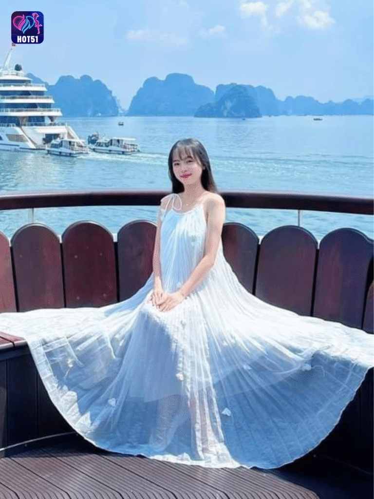 Hot51 Live Beautiful Stunning Hot không giới hạn 3 Beautiful girl live stream on Hot51 app