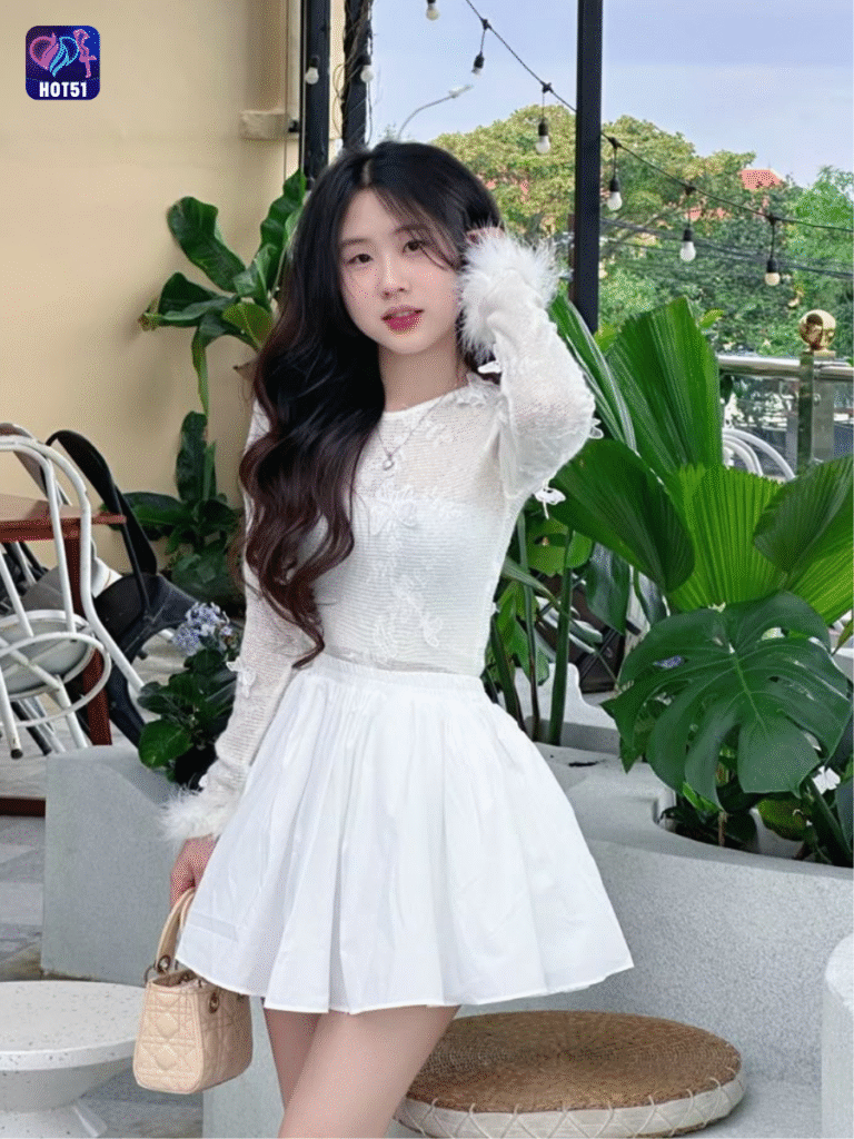Hot51 Beautiful Stunning live hot Việt Nam 3 Beautiful girl live stream on Hot51 app