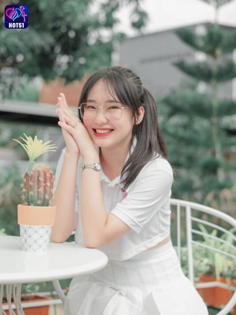 Hot51 Beautiful Stunning live stream hot nhất VN 3 Beautiful Girl Livestream on Hot51 app